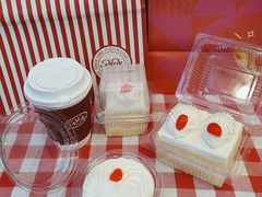 -红宝石·鲜奶小方·海派西点房(南丹店)