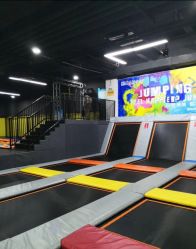 -蹦贝运动中心·蹦床·攀岩·闯关(龙岗店)