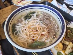 -云阿蛮云南生烫牛肉米线(奉贤路店)