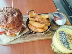 薯角-魏斯理汉堡(西安沣东吾悦店)