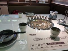 -洪氏嗨捞·广东猪肚鸡·椰子鸡火锅(西咸万象城店)