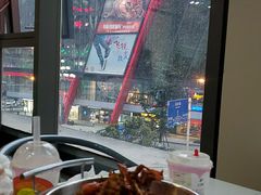 -凤凰路何眼镜香辣蟹(花果园店)
