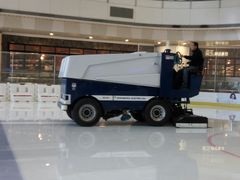 -冰纷万象滑冰场(二七万象城店)