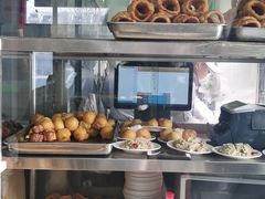 面包甜点陈列柜-老磁器口豆汁店(天坛店)