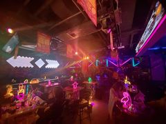 -UP嘻哈酒吧(粉巢店)