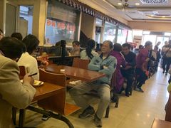 等位区-小姜锅贴(凤凰街店)