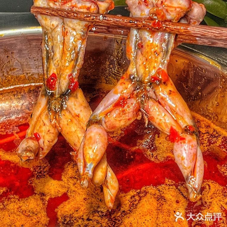 在深圳！！这家田鸡火锅我能吃一辈子！嘎嘎香