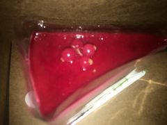 开心果覆盆子风味蛋糕-星巴克(天津鲁能中心第三店)