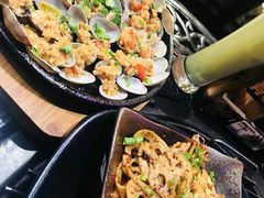 铁板花甲-何师烧烤·香辣蟹·川菜·30年老品牌(太古里旗舰店)