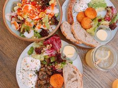 牛油果煮蛋吐司-RAC BAR(安福路店)