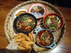 -爆炸头阿姨小四川正宗川味小吃(无任何分店)
