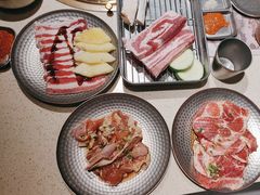 -蚂蚁洞·烤肉大营地(上海静安大悦城店)