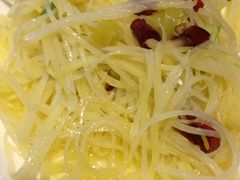 酸辣土豆丝-辣得叫湘菜(四明店)