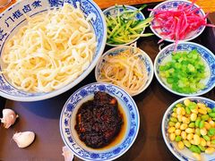 老北京炸酱面-门框胡同百年卤煮(新街口店)