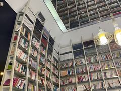 -钟书阁(松江泰晤士小镇店)