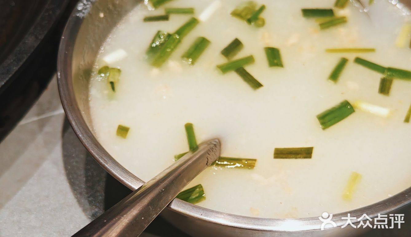 品味贵州特色美食，就来黔烙莊吧！