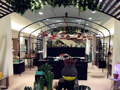 -乐蓬马歇百货公司(Rive Gauche)