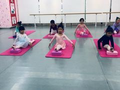 -Isee灰姑娘国际儿童艺术中心(证大·大拇指广场店)