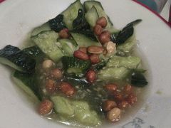 -毛辣果·贵州红酸汤牛肉火锅(西单店)