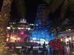 三亚亚龙湾华宇度假酒店(原三亚华宇皇冠假日酒)-三亚亚龙湾雅高美爵酒店