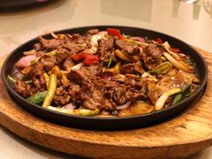 芥兰炒牛肉-沙龙酒家