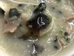 一碗粥有一整颗皮蛋-源记肠粉(华贵路店)