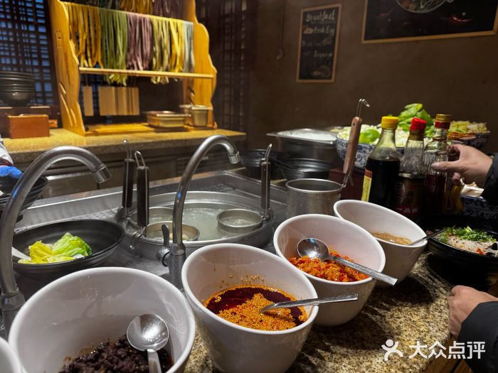 九寨鲁能希尔顿度假酒店·開图片