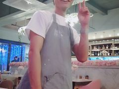 -樱花里音乐餐吧·牛扒椰子鸡(东圃店)