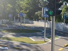 -北京市海淀外国语实验学校