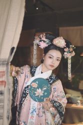 -一揽芳华汉服旗袍体验馆(拙政园店)