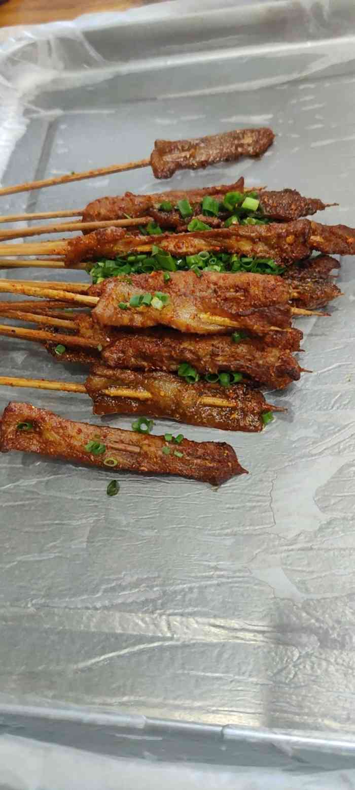 宜宾烤五花-"环境还阔以,餐具,桌椅等看着都很喜欢,味.