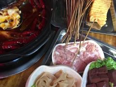 -灌县老妈砂锅串串香(万科红生活广场店)