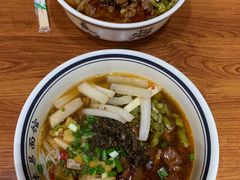 麻辣鸭子和麻辣牛肉双拼-李易面馆(树木岭店)