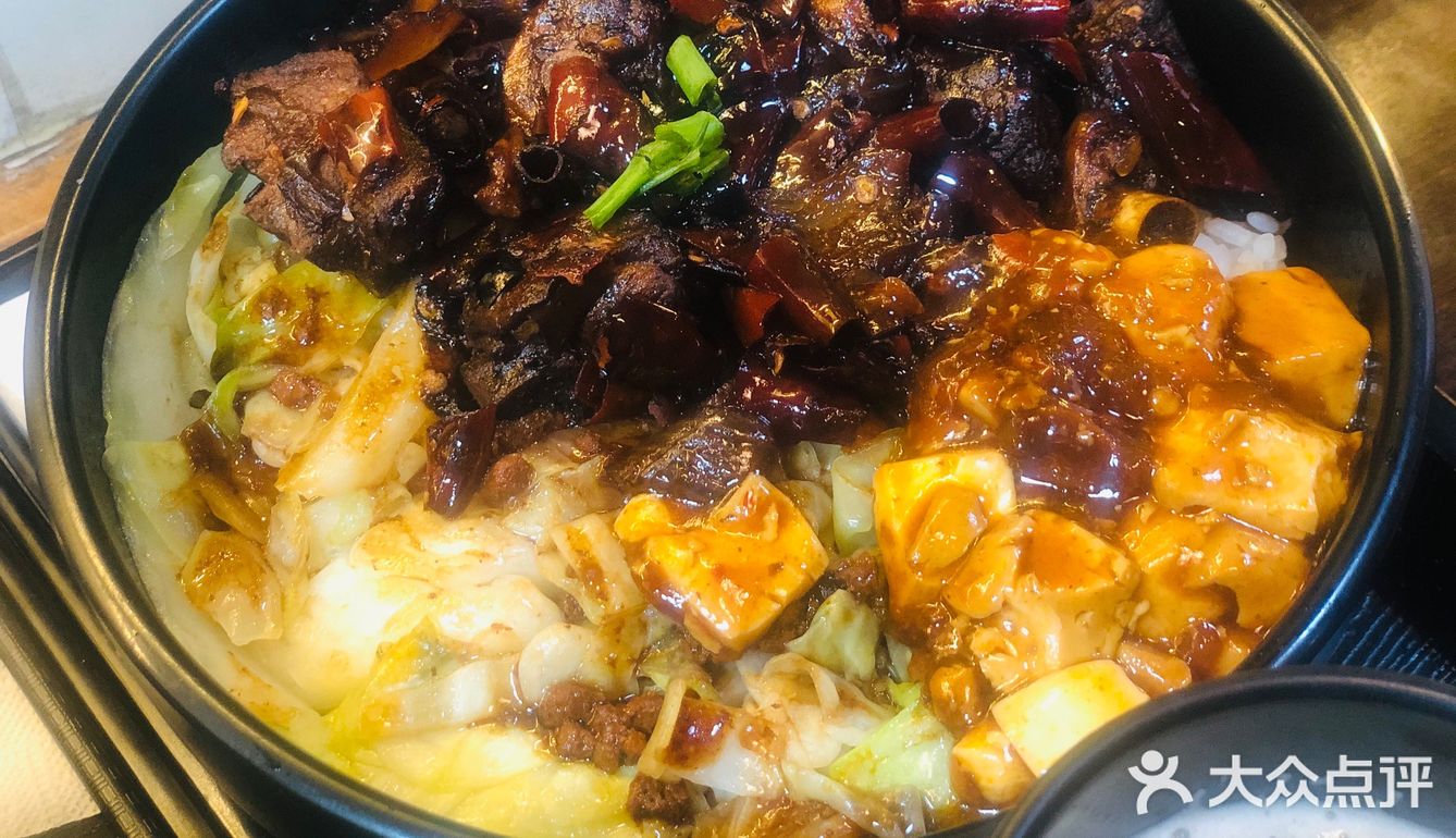 周浦某家小馆子 本来想吃隔壁家的 结果刚消完毒味道很大