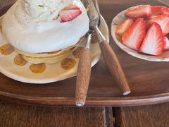 草莓松饼-春风十里咖啡馆