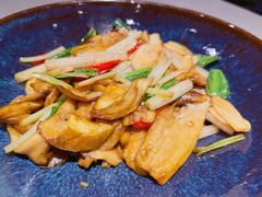野芫荽炒牛肝菌-半山腰·云南菜(侨福芳草地店)