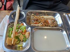-采薇庄园四季滑雪场