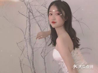 长治撸猫好地方  一楼做甜品	，二楼是猫咪娱乐场所