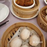 肉质紧实，好吃。叉烧酥我的最爱，外皮酥软