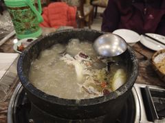 -鲁朗纳麦石锅鸡庄园