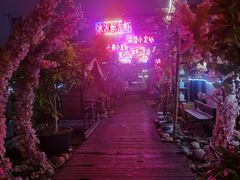 -冰冰龙虾·江湖菜·花园江景餐厅