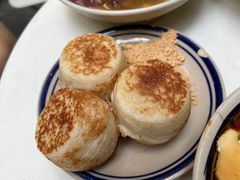 路边熨斗糕-正南齐北·老街糯米团(洪崖洞店)