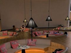 -涨巢·潮玩水疗局