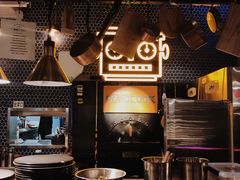 自助取餐区-机器人火炉披萨