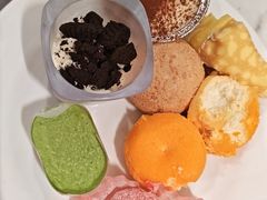 -金马门国际美食百汇(珞喻路店)