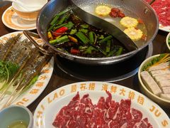 -居石捞·潮汕卤水火锅(南国明珠店)