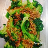 今天下好大的雨呀，正好经过光头卤店，就进来他们家用餐