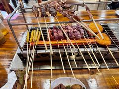 -哈尔滨小酒馆·鲜肉现穿自助烧烤(康新花园店)