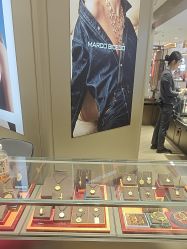 -周生生Chow Sang Sang(先天下店)