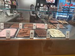 -Laderach 莱德拉(上海环贸iapm店)